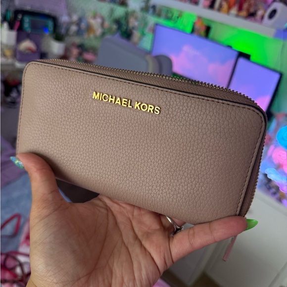 Sold - Picture 7 of 10